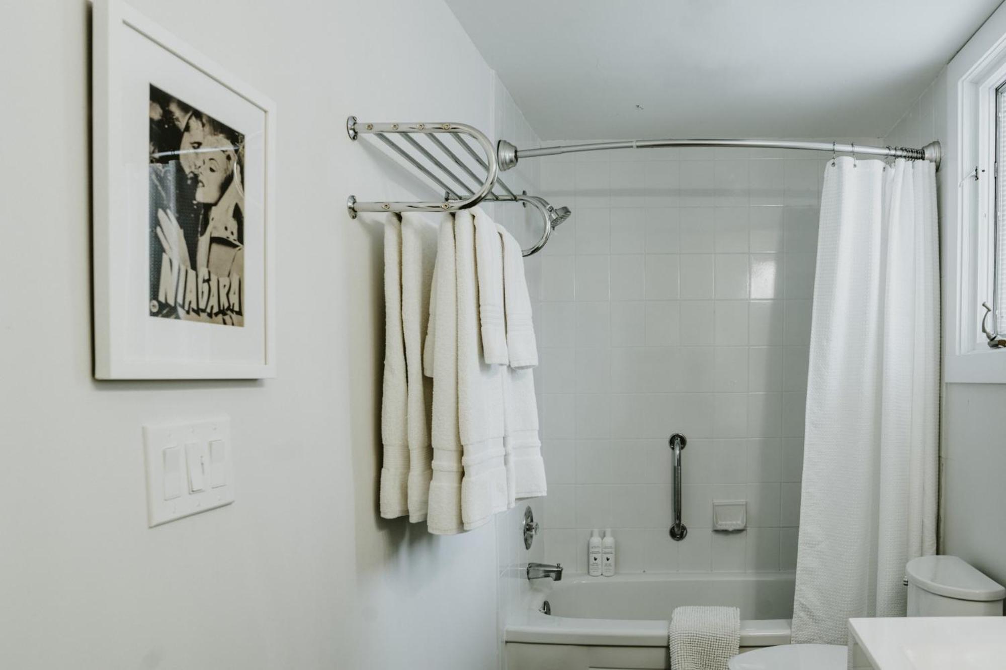 The Kent Motel Niagara-on-the-Lake Екстериор снимка