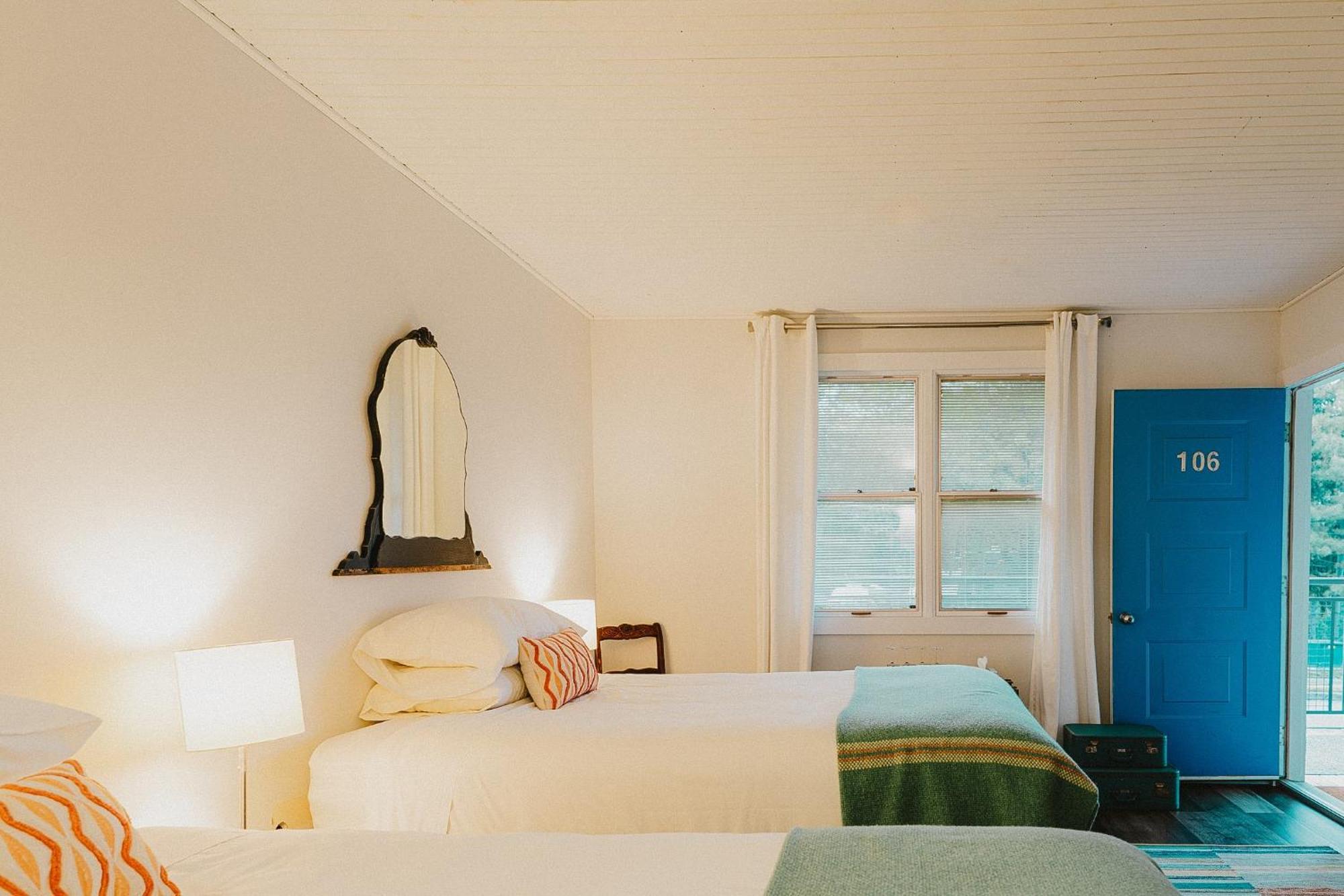 The Kent Motel Niagara-on-the-Lake Екстериор снимка